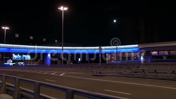 晚上在莫斯科开着车桥视频的预览图