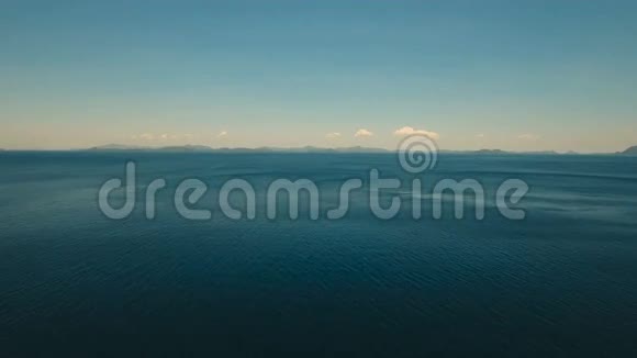 水面鸟瞰图菲律宾巴拉望布桑加视频的预览图