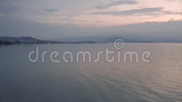 夕阳西下亚洲4K无人机在泰国飞行视频的预览图
