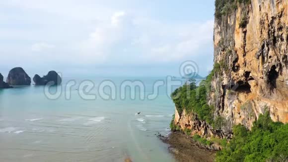 泰国克拉比省美丽的盆景海滩视频的预览图