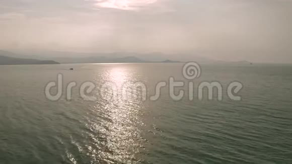 亚洲4K无人机在泰国的海洋日落视频的预览图