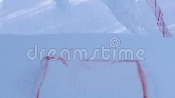 极限滑雪板和滑雪视频的预览图