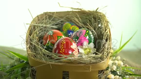 复活节彩蛋篮子视频的预览图