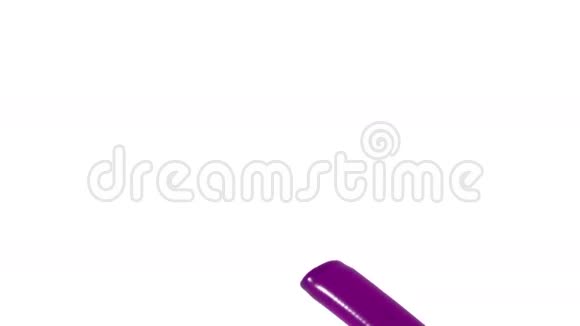 紫色流体流慢慢地击中屏幕糖浆视频的预览图