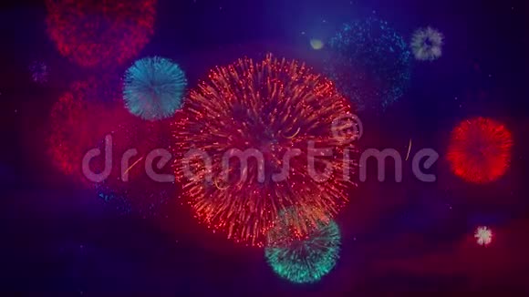 新年快乐2020彩色烟花上的问候文字火花粒子视频的预览图