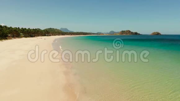热带海滩白沙从上面看视频的预览图