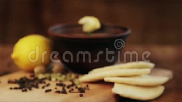 传统民族菜第一第一顿热饭的形象视频的预览图