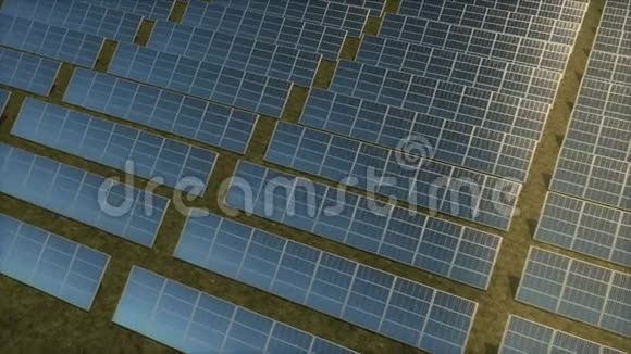 一个太阳能农场的空中跟踪镜头视频的预览图