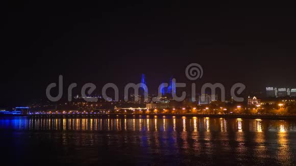 阿塞拜疆巴库市国家海滨公园夜景视频的预览图