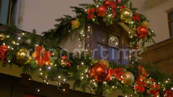 五颜六色的圣诞球收藏作为背景图案有用视频的预览图