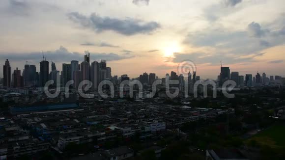 泰国曼谷市阳光明媚的早晨视频的预览图