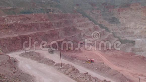 重型采矿机械视频的预览图