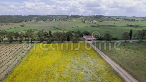 从葡萄牙的春景空中视频的预览图