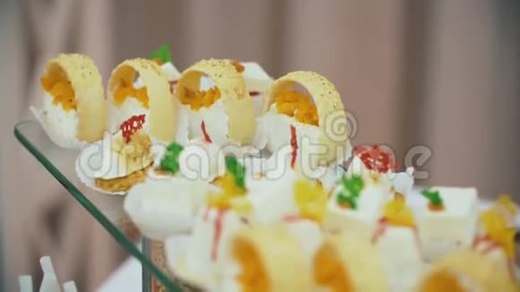 糖果酒吧婚礼糖果自助餐美味的糖果酒吧在婚礼上视频的预览图