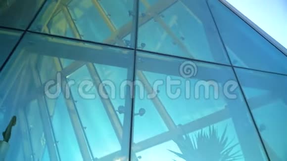 玻璃幕墙施工蜘蛛玻璃系统的紧固件元件视频的预览图