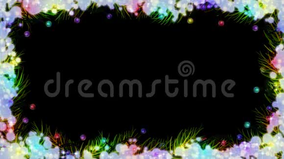 云杉冷杉树枝上的圣诞彩灯和黑色背景上的雪的动画视频的预览图