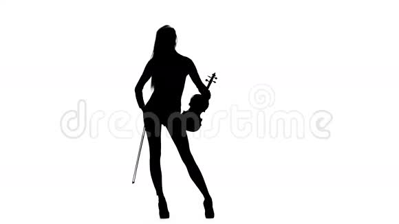 女小提琴手演奏小提琴剪影视频的预览图