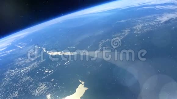 不明飞行物正在地球上空飞行抽象的Backgrpund视频的预览图