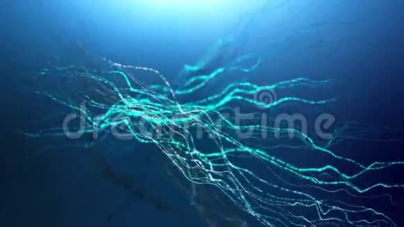 发光的蓝光在光线下漂浮在水下4k无缝循环动画背景视频的预览图