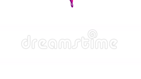 紫色液体慢慢地填满一个容器糖浆视频的预览图