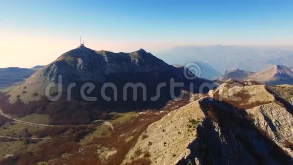 黑山Lovcen山上的Njegos陵空中苏视频的预览图
