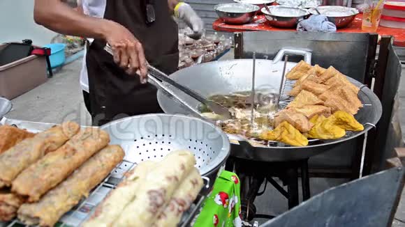 泰国街头美食视频的预览图