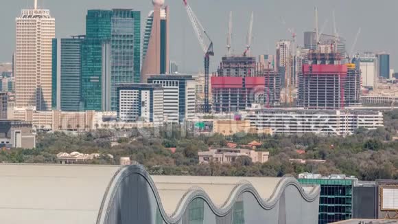 航空晨景与建筑迪拜市区时间推移阿拉伯联合酋长国视频的预览图