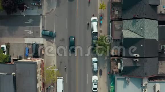 4K在多伦多市中心建立了一条道路视频的预览图