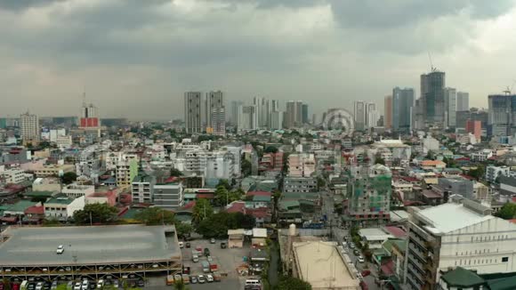 马尼拉市菲律宾首都拥有现代化建筑空中观景视频的预览图