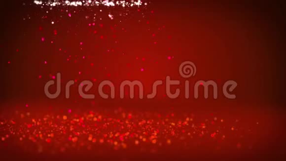 红色圣诞树从发光发亮的粒子在左边广角拍摄冬季主题圣诞背景与副本视频的预览图