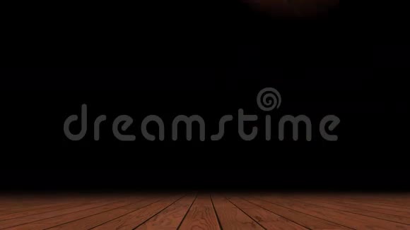 木制地板上的弹篮球视频的预览图
