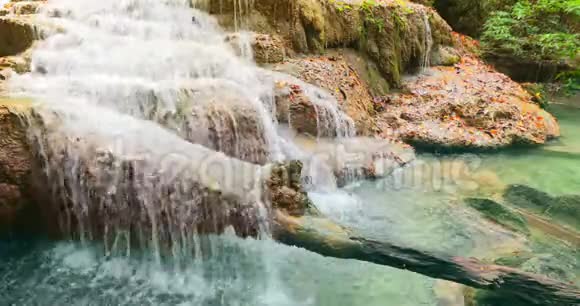 美丽的瀑布在埃拉万国家公园Kanchanaburi省泰国西部视频的预览图