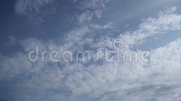 蓝天白云的流逝视频的预览图