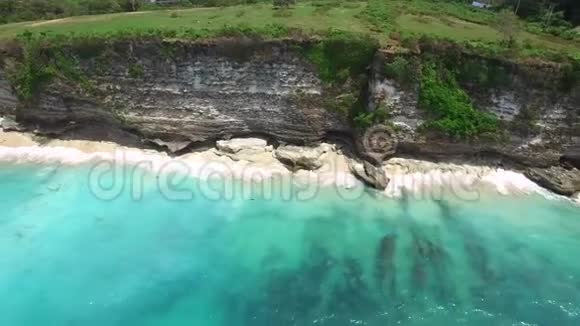 巴厘岛沙滩和蔚蓝的海洋视频的预览图