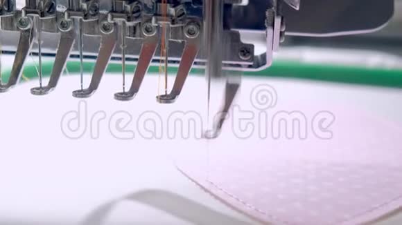 纺织专业及工业绣花机机绣是一种刺绣工艺其中缝纫视频的预览图