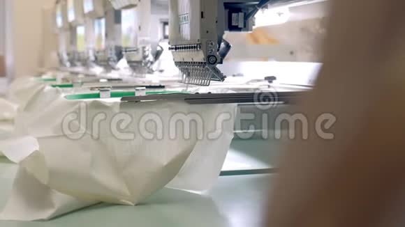 纺织专业及工业绣花机机绣是一种刺绣工艺其中缝纫视频的预览图
