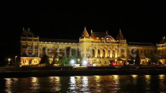 穿过多瑙河航行布达佩斯匈牙利视频的预览图