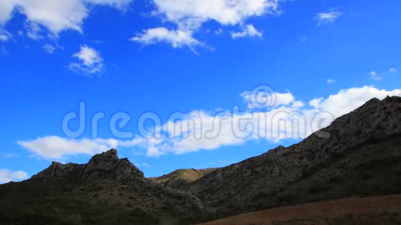 地中海景观和多云的天空视频的预览图