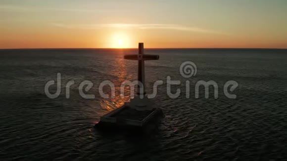 菲律宾Camiguin岛的Sunken公墓十字路口视频的预览图