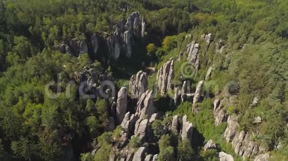土耳其CZECH共和国JUNE2019年航空无人机景观的国家公园塞斯基拉吉附近布拉格视频的预览图