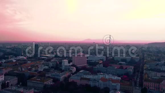 克罗地亚萨格勒布2019年5月空中观景无人机从上面拍摄萨格勒布市视频的预览图