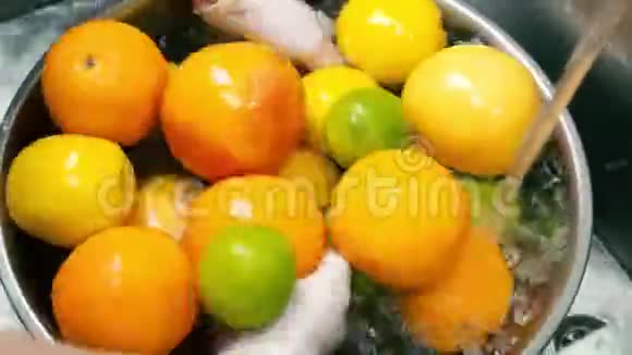 新鲜的柑橘类水果视频的预览图