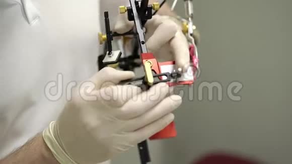 骨科牙科工具视频的预览图