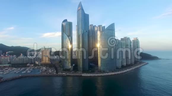 夏季海恩大海的鸟瞰图韩国釜山亚洲视频的预览图