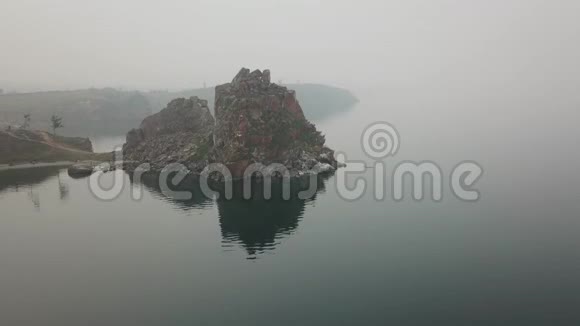 贝加尔湖奥克洪岛夏季从无人驾驶飞机视频的预览图