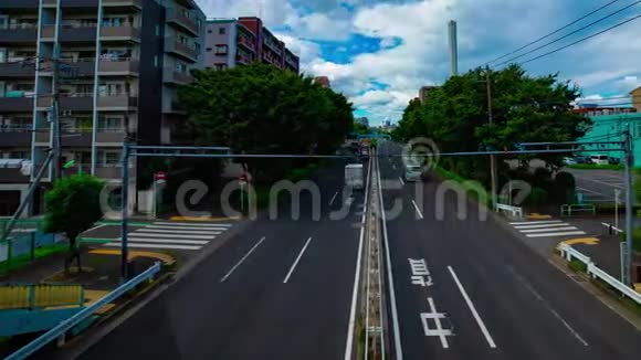 东京Kanpachi大街的一条汽车街在白天的大范围内拍摄视频的预览图