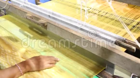 家用编织自制丝绸视频的预览图