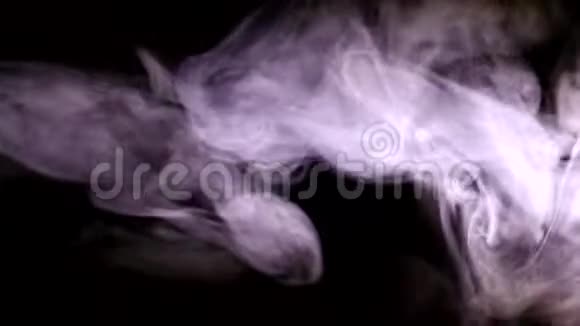 被彩色光照亮的烟雾视频的预览图