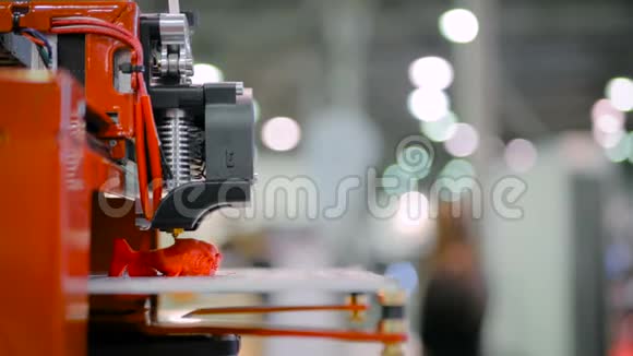 全自动三维打印机技术展览会视频的预览图