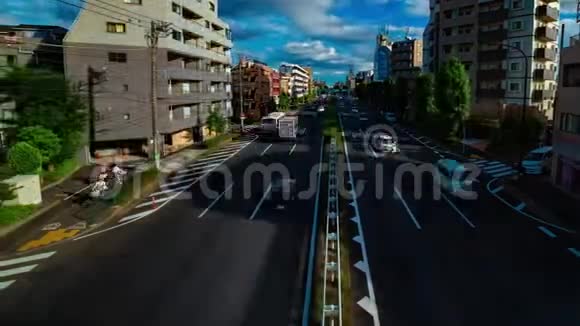 东京Kanpachi大街的一条汽车街在白天的大范围内拍摄视频的预览图